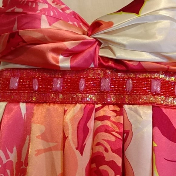 Dress - Picture 3 of 3